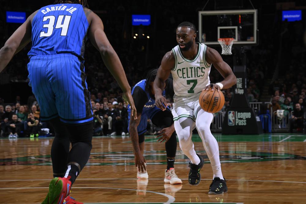 更在赛道外 更在赛道外