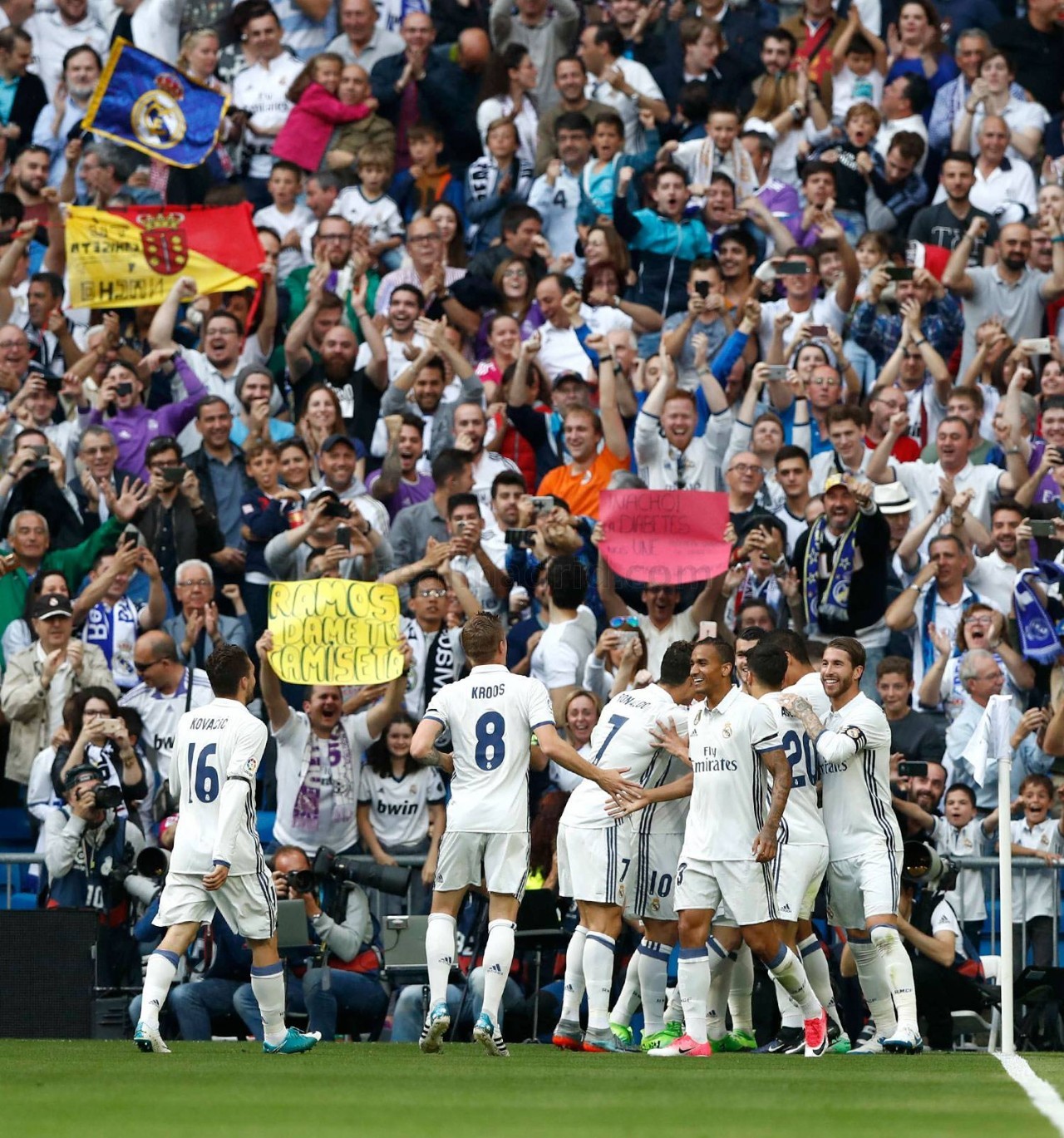 队的边缘走 队的边缘走